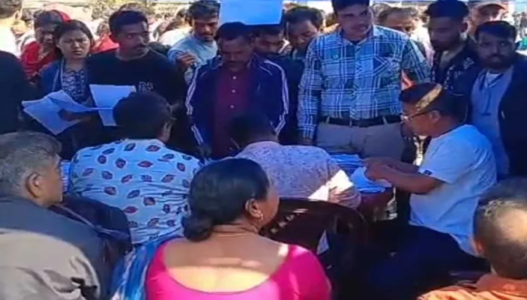 রাজ্য জুড়ে যুবসাথীর লাইন, ক্যাম্পেই তরুণদের কাছে ভোটের বার্তা পৌঁছে দিচ্ছে তৃণমূলের স্বেচ্ছাসেবকরা